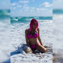 HAPPY VALENTINES DAY BOY! ;)  #xoxo #Sexy #Valentine #GirlsWithTattoos #GirlsWithPiercings #PinkHair #Beach #BeachBody #Model #Kiss #Love #Water #Beauty  (at Fort Lauderdale, Florida)  