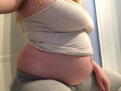 curvygoddess69:The rounder i get the happier i get😍