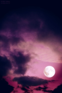 love-abia:Smallest full moon of the year. By Abi Ashra (Tumblr) 