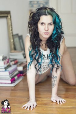 sglovexxx:  Mermaid Suicide in About a Girl