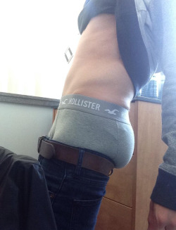 tyler-socal:  Just showin’ off my new boxerbriefs ;)  Hot