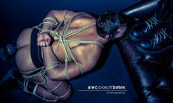alecjosephbates:  Andy Cross - International Mister Leather 2013 - Ropework by Tyger Yoshi 