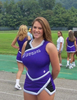 tammys-obsessions:  For more of Tammy’s Obsessions go to http://tammys-obsessions.tumblr.com Reblog… Follow… Submit photos… Share…  WOW!   now that&rsquo;s a cheerleader. love her big Pom poms