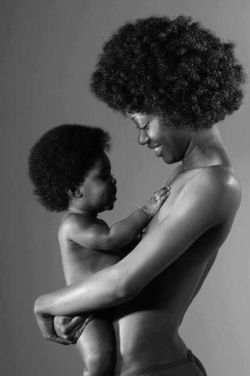 nappy-by-nature:  Mother and child - Afros!