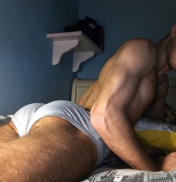 hothunksblog:   Check out all the hot videos on The Gay Porn Source
