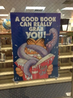 molebucks:  garfield got caught looking at tentacle porn in the library again 