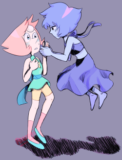 piierogi:  for someone who loves pearlapis, i don’t draw it a lot 