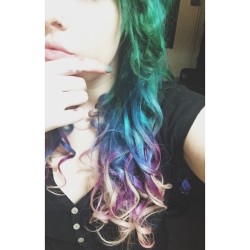 💜💙New rainbow ombre hair!!!💚💖  #alternative #bluehair #enchantedforest #fairyfloss #rasberryberet #electricblue #greenhair #happy #me #manicpanic #opi #purplehair #pinkhair #rainbowhair #rainbowombre #ombre #tattoo