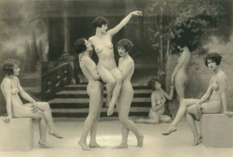 Girl dancing nude belly dancer