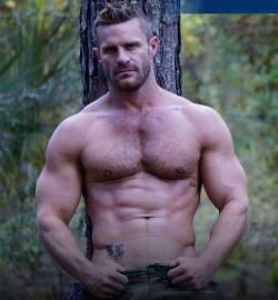 Hunky Yummy Tasty and Delicious, want some of him!!!!!!! ;)