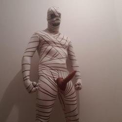 tinymexdick: My friend at the Halloween party