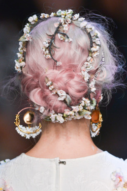 monsterinblacktights:   Dolce &amp; Gabbana Spring/Summer 2014, Hair Details + Hair colored  Ugh &lt;3 