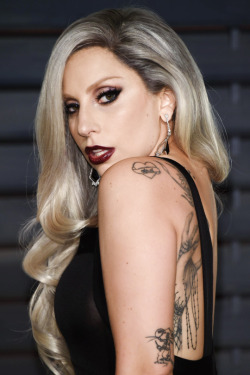 gagaroyale: Lady Gaga arriving at the 2015 Vanity Fair Oscar Party (2.22.15)
