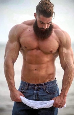 thebulltitan: My beard is almost this length now, I’m having a lot of fun growing it out, and it definitely is affecting those around me. I command more respect than ever with it.  jfpb