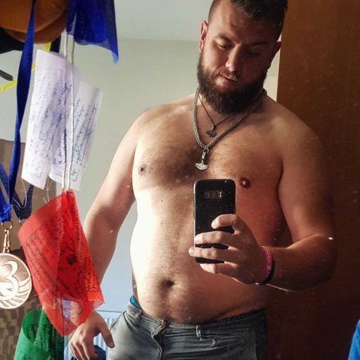 bucking-4-bears:  Throughout the year in aims to gain more mass, I think I’m making good progress. I’m also hoping with my current routine, to build up another 10lbs of muscle in the coming months