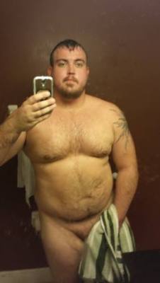 monstercub:  What kind of belly do I have?  Barrel? Beer belly?  a Fucking mess?  What bellies are sexy, and what bellies are gross?
