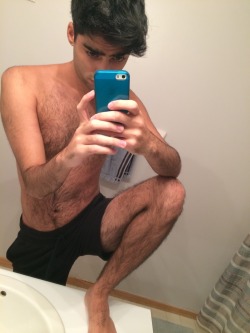 gardevoila:  I’m so done with having hairy legs