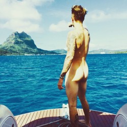 Justin Bieber&rsquo;s naked ass.