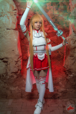 cosplaycarnival:  Yuuki Asuna Cosplay by FanoREDCheck out http://cosplaycarnival.tumblr.com for more awesome cosplay