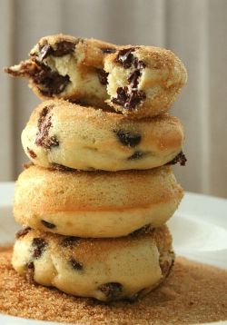 confectionerybliss:  Banana Chocolate-Chip Baked Doughnuts | Girls Guide To 