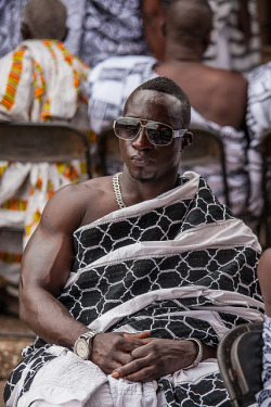 nok-ind:  Traditional west African style. (Here we have a brother from Ghana).   God man
