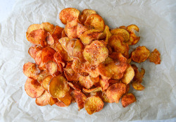 in-my-mouth:  Homemade BBQ Sweet Potato Chips 