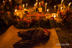 thinkmexican:  Niño DormidoNoche de  Muertos, niño durmiendo junto a la tumba de su abuela.Little boy sleeping next to his grandmother’s grave.Michoacan, 2015Photography: didyouseethewind Florence Leyret Jeune