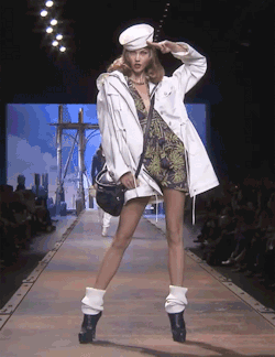 romanticnaturalism:  Karlie Kloss giving us a sailor’s salute in the opening of Christian Dior S/S 11 