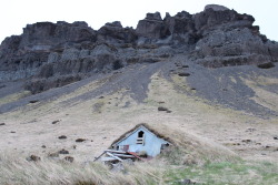  Abandoned shelter in Southeast Iceland. 