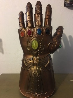 The whole time I’ve been following Shads she only ever had one goal. To bring angst to half of humanity. If she gets all the Infinity Stones, she can do with a snap of her fingers. Just like that.(heeroyuy008)WHGSLGSKNGSLDFDS