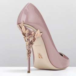 ms-cn:  Ralph &amp; Russo ‘Eden’ heel pump with rose-gold heel 