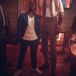 versace-shadess:  twentytwelvefanfiction:   rebelfleur326:   rampagedpanda:   Just saw this pic of Kevin Hart and Dwight Howard on Yahoo… I swear this is like an episode of Proud Family or something and D. Howard is Wizard Kelly.   Lol reblogging for