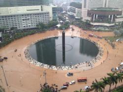 expressfree:  Hotel Indonesia Roundabout - 30-50 Cm ( Several Hour Ago. at 10:33 am )
