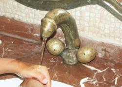slimeghost:whoa the faucet is a peni peeing and the knobs look like….. whoa mama……