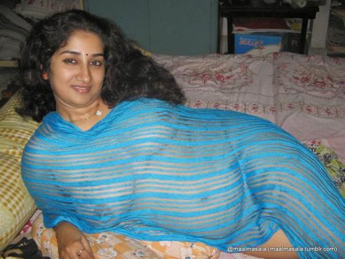 Saree tamil aunty pundai