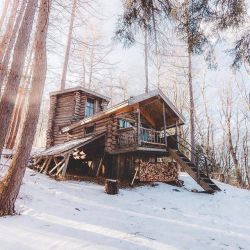pieceofwilderness:  Can we just take a couple weeks off and stay here? 😍 By @kylefinndempsey . Follow our friends @cabinsdaily . #travel #travelabroad #travellife #cabins #travelgram #traveler #aframe #home #interiordesign #camping #airbnb #earthfocus