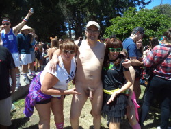 nakeddanh:  Hanging out in Panhandle Park during the 2014 Bay to Breakers.  For some reason, a whole lot of people wanted to pose for pictures with me.  Since nudity is customary there, I was comfortable in my birthday suit. 