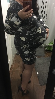 preggoalways:  Had so much fun last night at the comedy club especially when I’m still able to get all dressed up and feel super sexy in a tight dress and 5inch heels. Also celebrating 🎉 27 weeks , let’s keep growing babies and making me bigger.