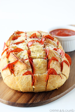 do-not-touch-my-food:  Pepperoni Pizza Pull-Apart Bread