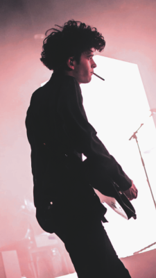nightmr-wallppr:  Wallpapers Matty Healy. REQUEST ARE OPEN.REBLOG AND LIKE IF YOU USE.  ♥
