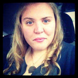 #selfiesunday #curlyhair #longhair #blonde #blueeyes #florida #car #blue #grey #newshirt