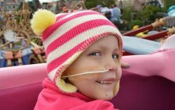 emeraldcitystarlord:racheltheradical:geeksofdoom:policymic:8-year-old Claudia Burkill is the first person in the world to beat brain cancer Follow policymic  Finally some GREAT news in my dash! Not only is she the first person to beat brain cancer, she