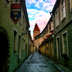 fairytale-europe:  St. Catherine’s Passage/Katarina Käik, Tallinn, Estonia (1 &amp; 2)