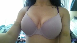 lilcumslutt:  I’m gagging. My boobs look fucking great in this bra.