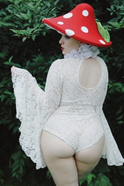 marshmallowmaximus:‪There’s a fungus among us! Pledge anytime in June to qualify for my Mushroom Mama rewards 🍄🌿‬ ‪www.patreon.com/marshmallowmaximus ‬