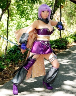 yayacosplay:Ayane - Ninja Gaiden Sigma 2 The first video games I got into as a young teen were fighting games, believe it or not! By the time I was playing Dead or Alive, Li Fang and Ayane were my favorites! I was not a great player, but I learned those