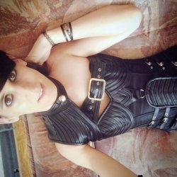 Im in love with my new corset *-* #emo #emogirl #emogurl #rawr #gothgirl #goth #sexy #cute #alternative #trap #emotrap #corset #tgirl #transsexual