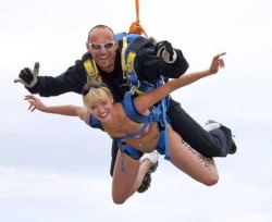 nudienews:  What do nudists do? Â Sometimes we go nude skydiving!In fact, theâ€¦http://heartlandnaturists.tumblr.com/post/141808408648What do nudists do? Â Sometimes we go nude skydiving!In fact, the Heartland Naturists will be doing exactly this on July