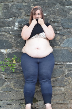bigcutieholly:bigcutieholly:some of my fave pics of me taken a while back at Loch Lomond :)  Check out my blog at holly.bigcuties.com to see some of these (before) pics alongside pics of me nowâ€¦ I canâ€™t believe the difference x