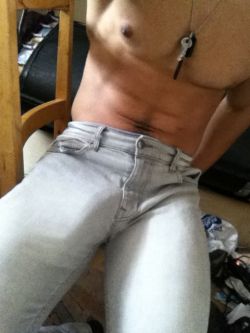 roman-guy:  Just chilling, first picture up on here, wana see more ? Send me asks for ideas 